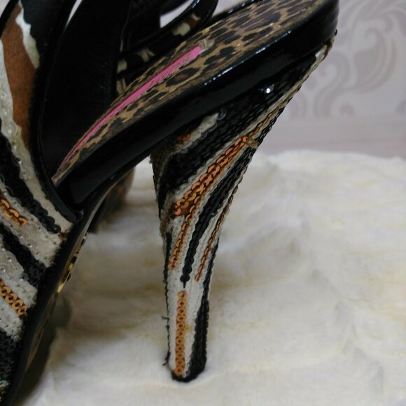 Betsey Johnson Zebra Stripe Black Gold Sequin Peep Toe Heels Size 5 ankle strap - Picture 3 of 11